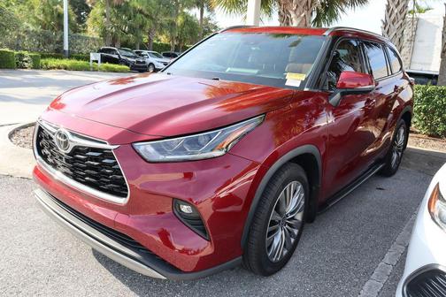 2022 Toyota Highlander Platinum