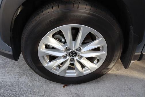 2025 Toyota Corolla Cross LE