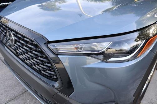 2025 Toyota Corolla Cross LE