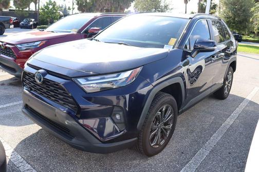 2022 Toyota RAV4 Hybrid XLE Premium