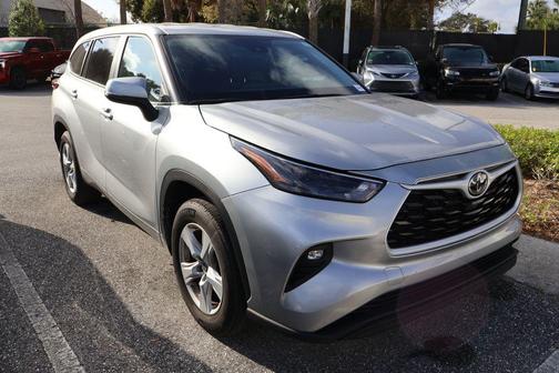 2025 Toyota Highlander LE