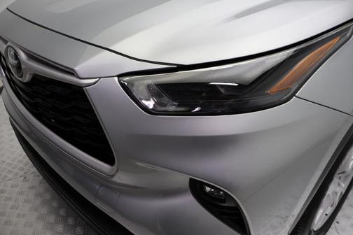 2025 Toyota Highlander LE