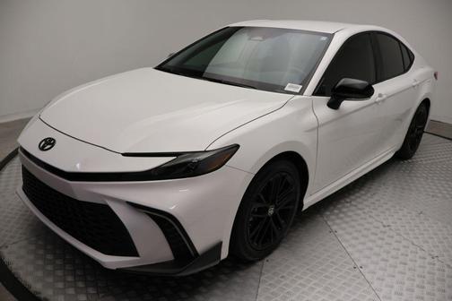 Ice Cap 2026 Toyota Camry SE