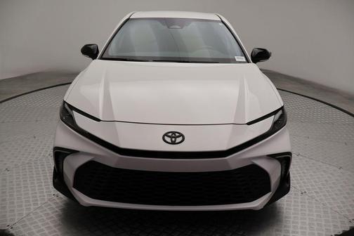 Ice Cap 2026 Toyota Camry SE