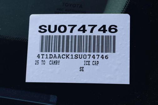 2025 Toyota Camry SE