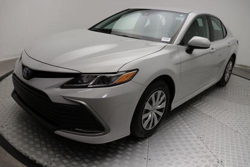 2024 Toyota Camry Hybrid SE