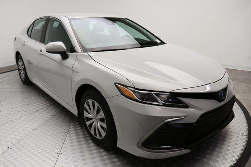 2024 Toyota Camry Hybrid SE