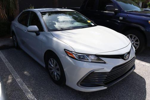 2024 Toyota Camry Hybrid SE