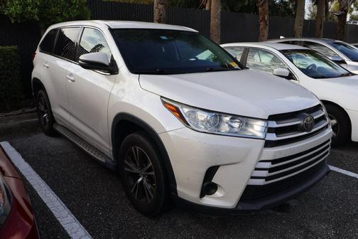 Blizzard Pearl 2018 Toyota Highlander LE I4