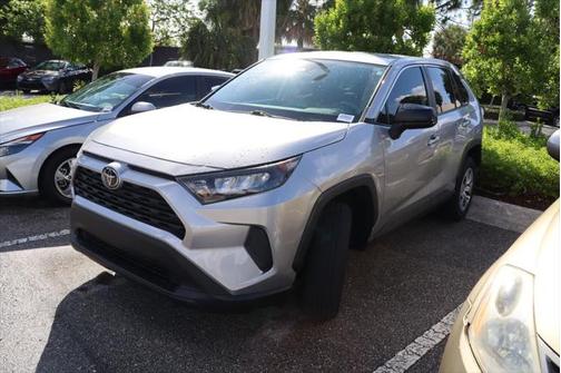2022 Toyota RAV4 LE