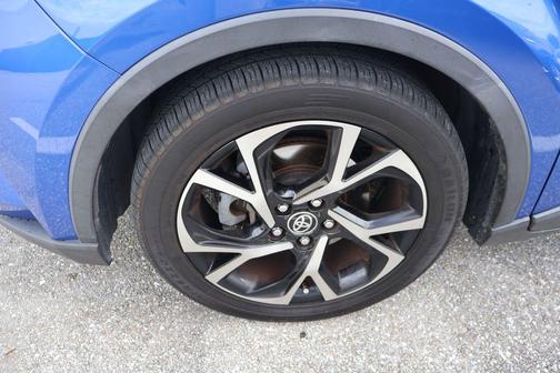 Blue Eclipse Metallic 2021 Toyota C-HR XLE