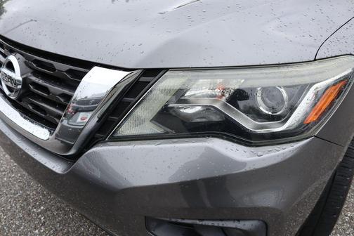 2019 Nissan Pathfinder SV