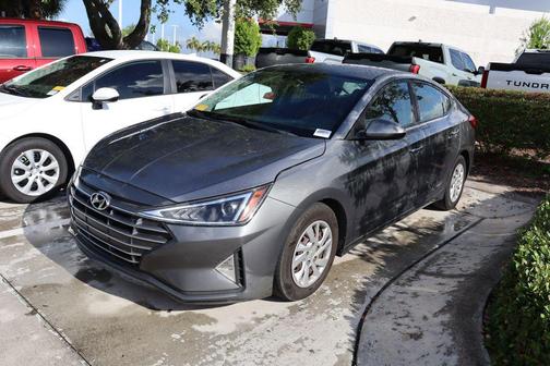 2019 Hyundai ELANTRA SE