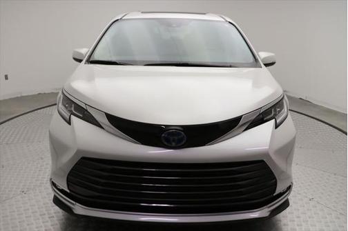 2024 Toyota Sienna Limited 7-Passenger