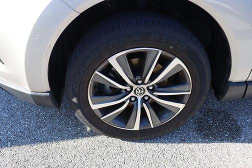 2022 Toyota Venza LE
