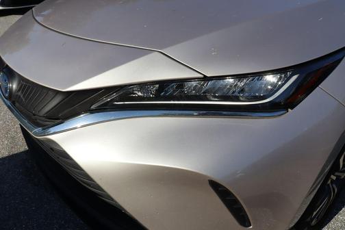2022 Toyota Venza LE