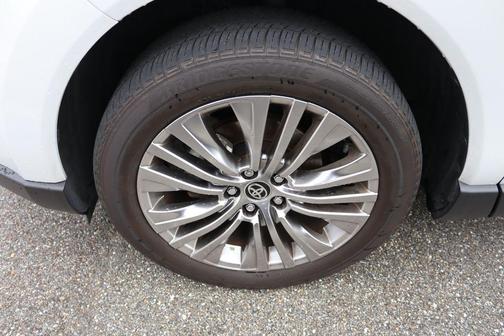 2023 Toyota Venza XLE