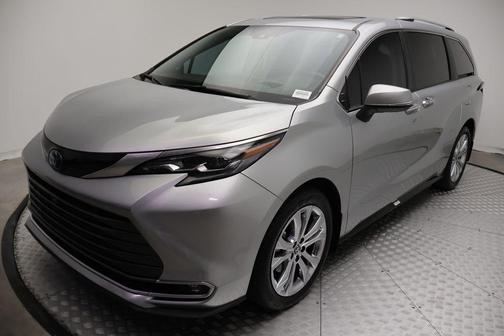 Celestial Silver Metallic 2024 Toyota Sienna Platinum