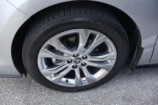 Celestial Silver Metallic 2024 Toyota Sienna Platinum