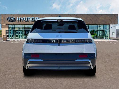 2026 Hyundai IONIQ 5 SE