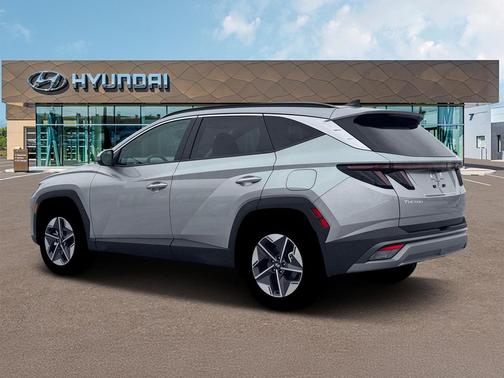 Shimmering Silver 2026 Hyundai TUCSON SEL Premium