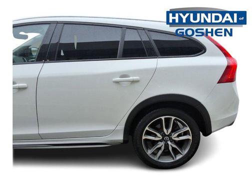 2018 Volvo V60 Cross Country T5