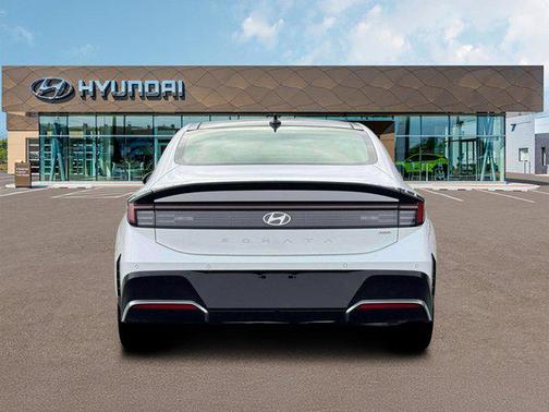 2026 Hyundai SONATA Hybrid Limited