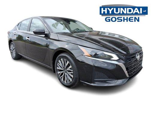 Super Black 2023 Nissan Altima 2.5 SV
