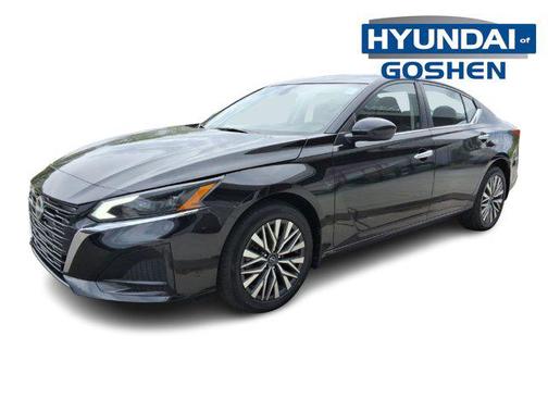 Super Black 2023 Nissan Altima 2.5 SV