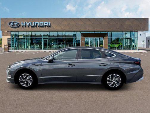 2026 Hyundai SONATA Hybrid Base