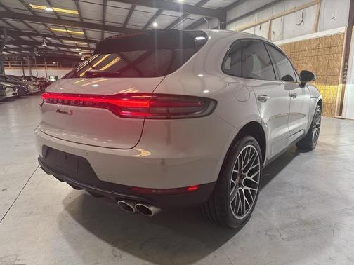 2021 Porsche Macan S
