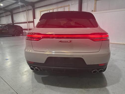 2021 Porsche Macan S