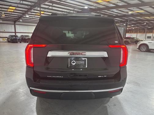 2021 GMC Yukon SLT