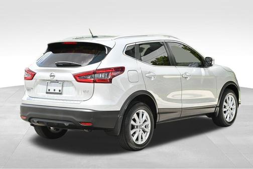 2022 Nissan Rogue Sport SV