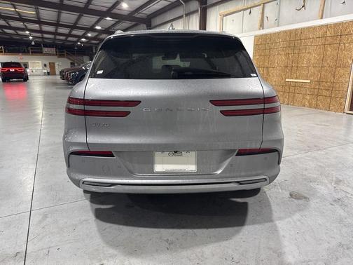 2023 Genesis Electrified GV70 Advanced