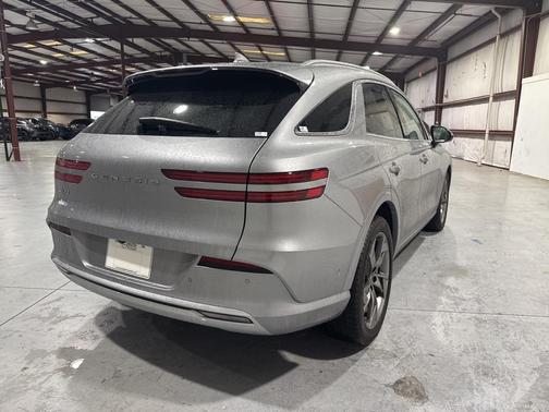 2023 Genesis Electrified GV70 Advanced
