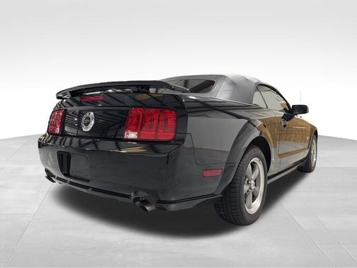 2005 Ford Mustang GT Premium