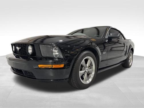2005 Ford Mustang GT Premium