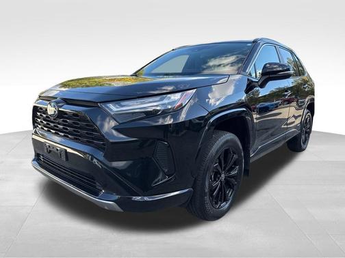 2022 Toyota RAV4 Hybrid SE