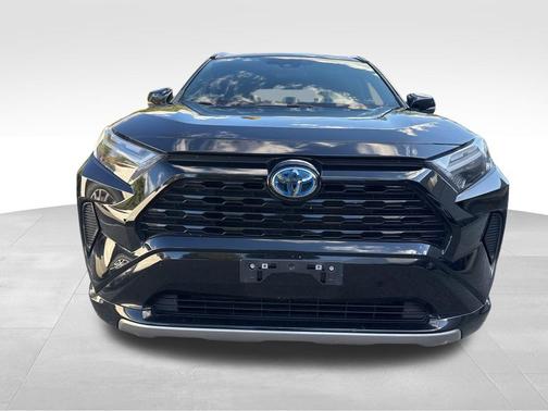 2022 Toyota RAV4 Hybrid SE