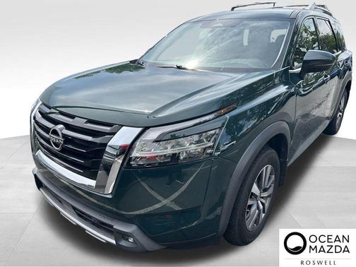 2022 Nissan Pathfinder SL