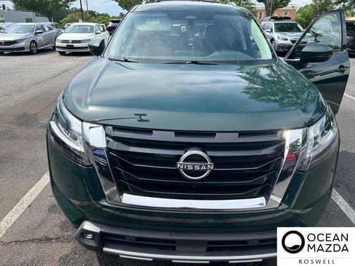 2022 Nissan Pathfinder SL