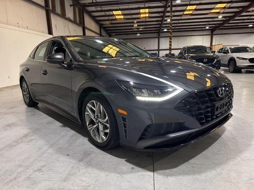 2022 Hyundai SONATA SEL