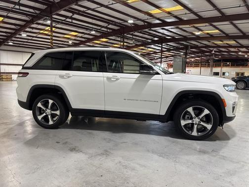 2022 Jeep Grand Cherokee 4xe Base
