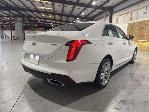 2023 Cadillac CT4 Luxury