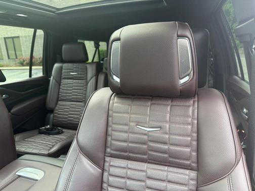 2023 Cadillac Escalade ESV Sport Platinum