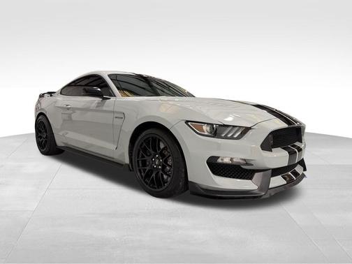2017 Ford Shelby GT350 Base