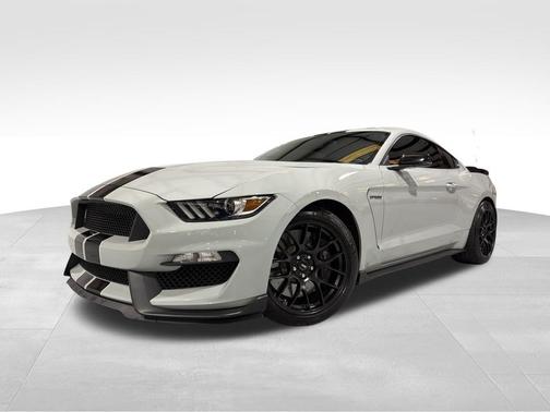 2017 Ford Shelby GT350 Base