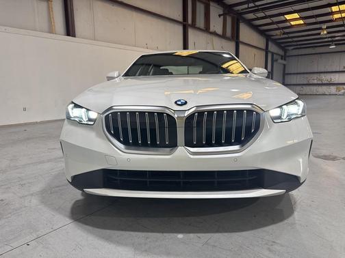 2025 BMW 530 i
