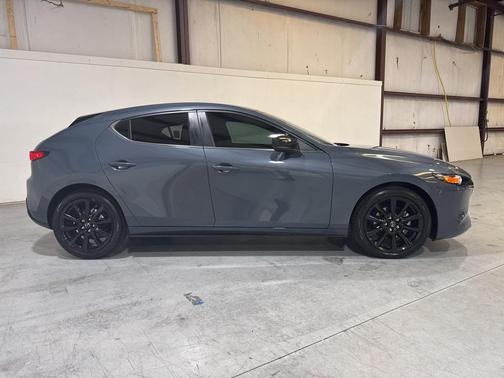 2025 Mazda Mazda3 Carbon Edition